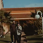 Alambique - & 4*